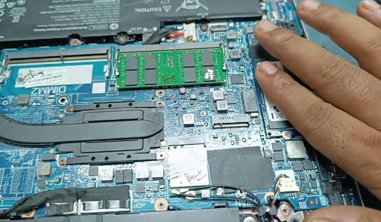 hp-laptop-caps-lock-blinking-5-long-3-short